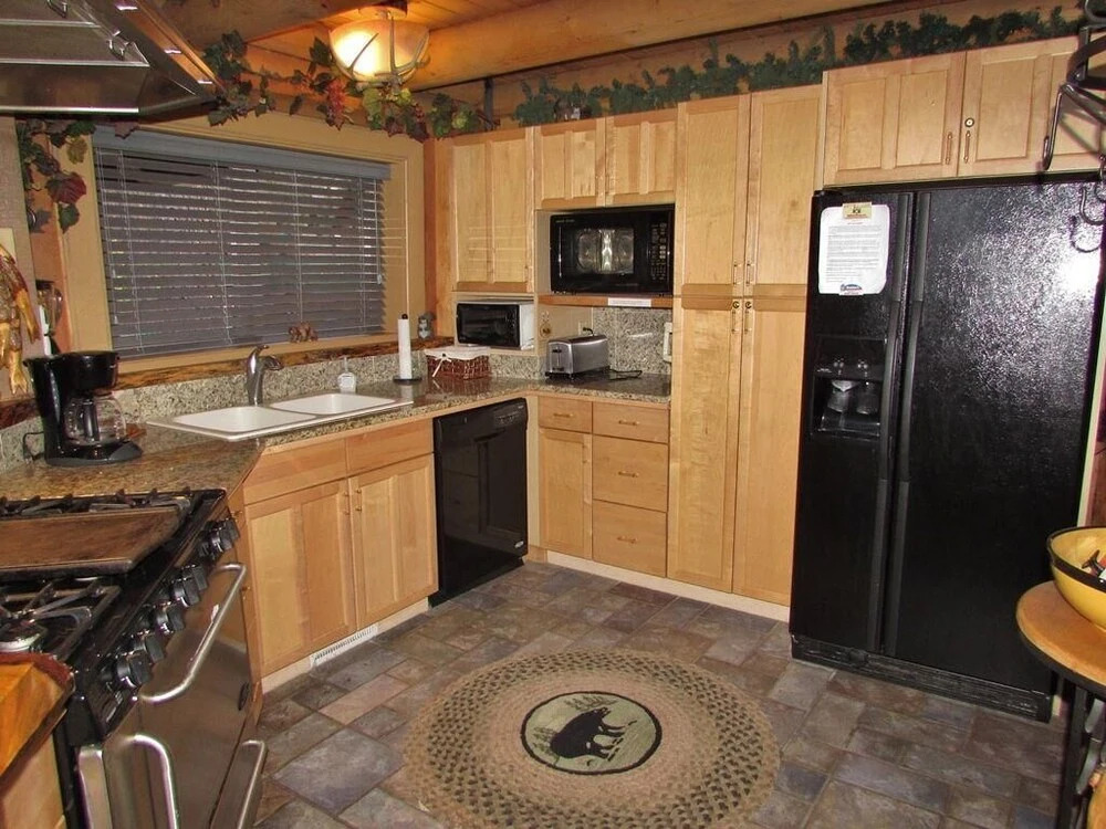 080 - Moonshadows Log Cabin