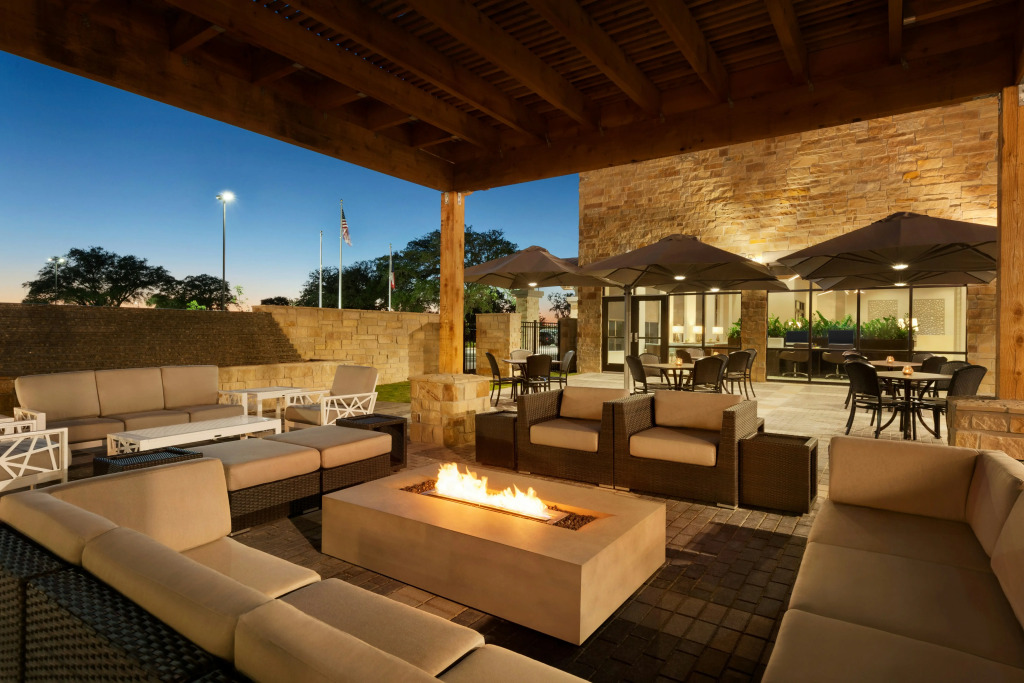 Embassy Suites by Hilton San Antonio Brooks Hotel & Spa
