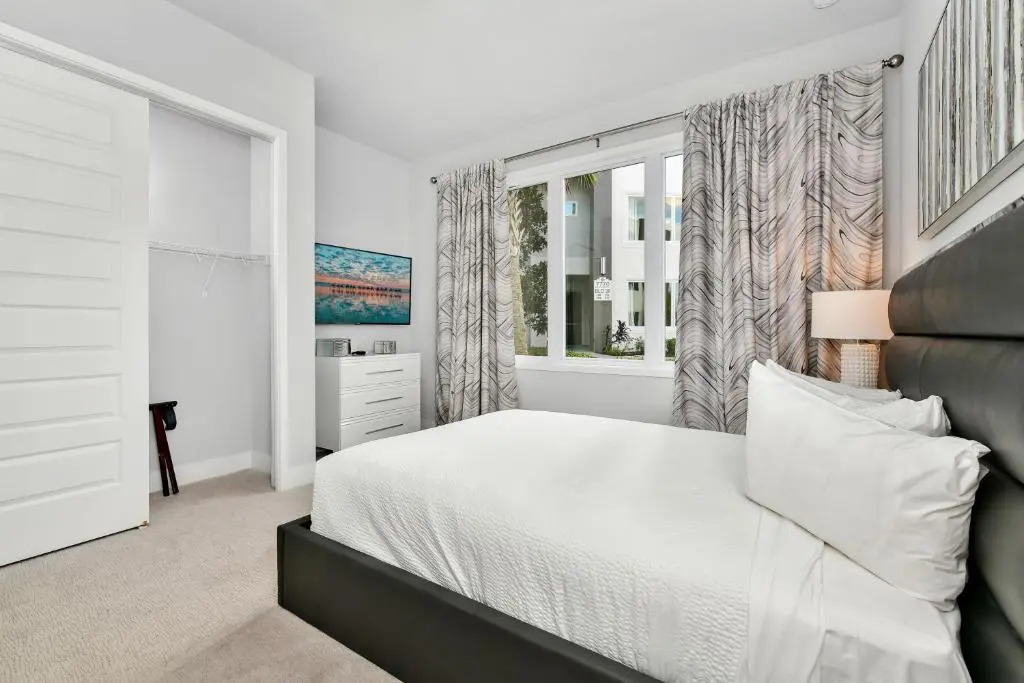 Cozy Condo near Disney w Hotel Amenities - 7770 - 23-109