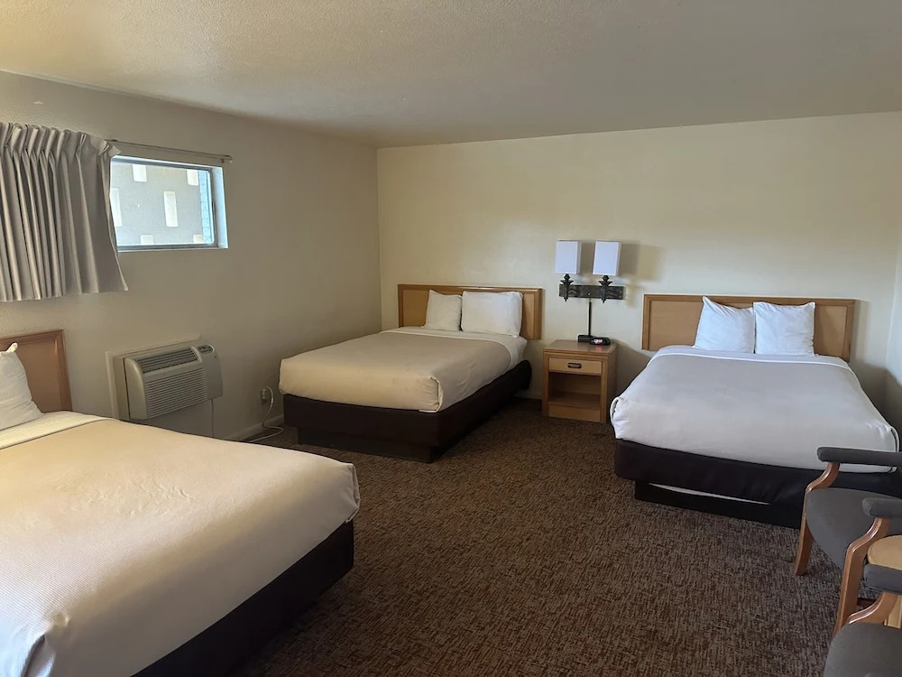 Big Bend Travelers Inn