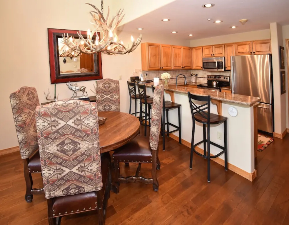 Aspenwood Lodge #304 2 Bedroom Condo by RedAwning