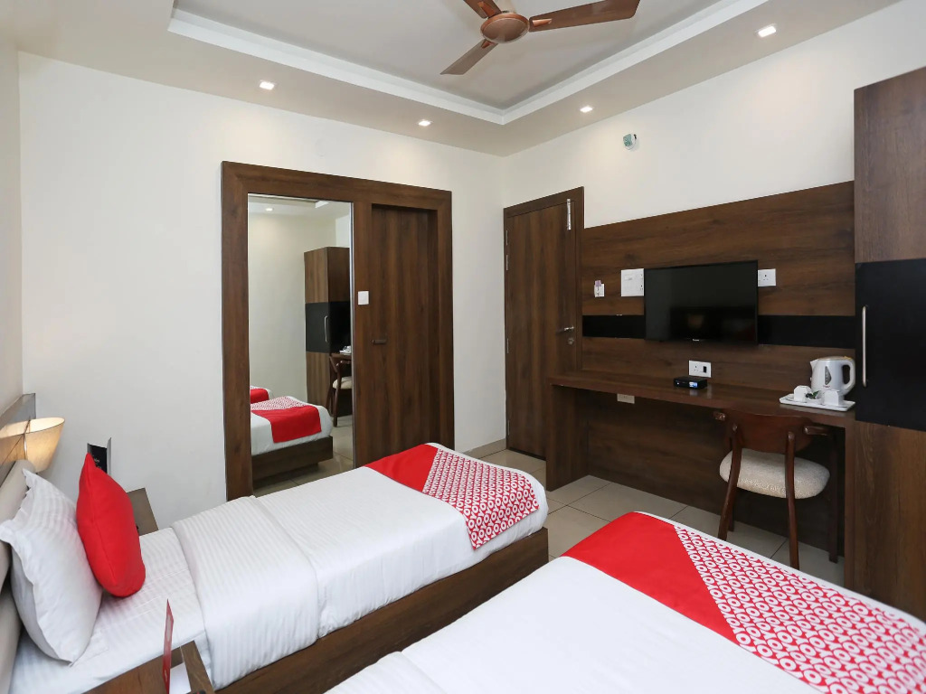 Capital O 5758 Hotel Square 36 By Arn Group