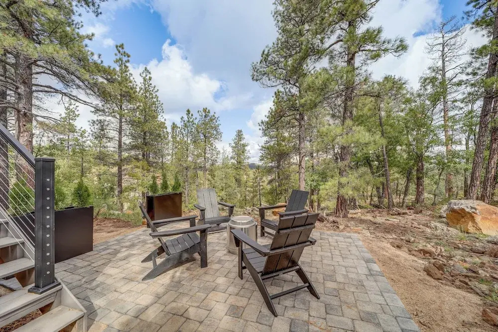 Modern Cabin Living! Mtn-view Gem in Munds Park