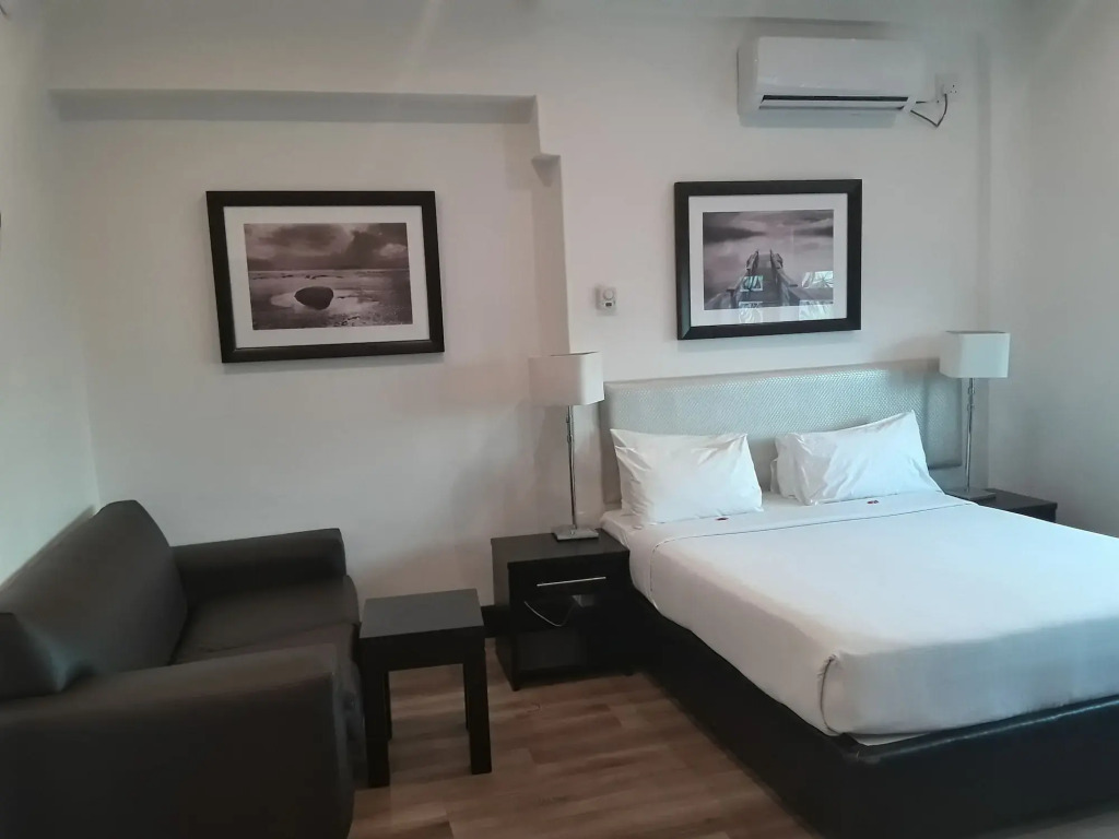Parade Hotel