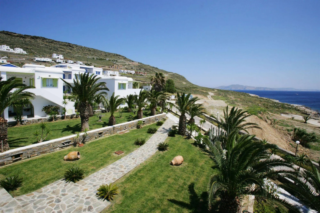 Porto Raphael Residences & Suites