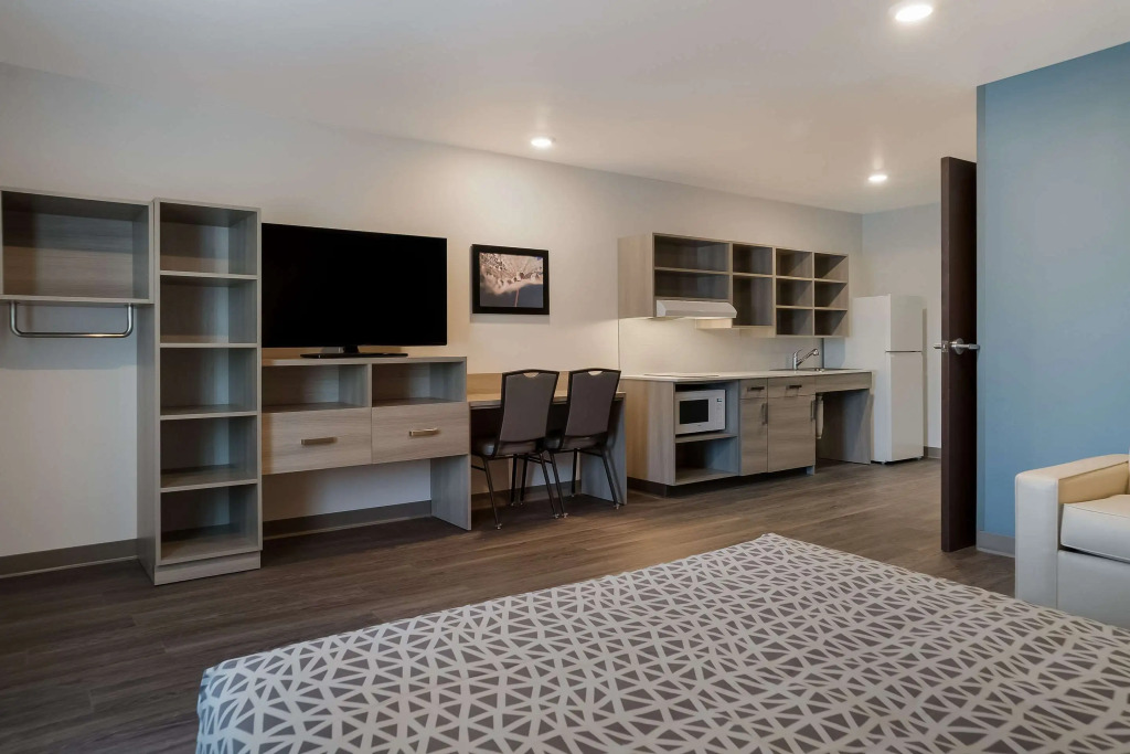 WoodSpring Suites Detroit Sterling Heights