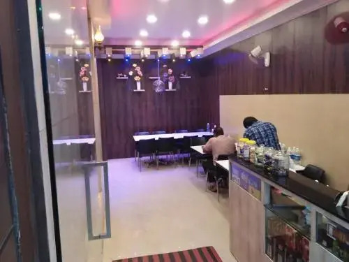 SAPPHIRE INN