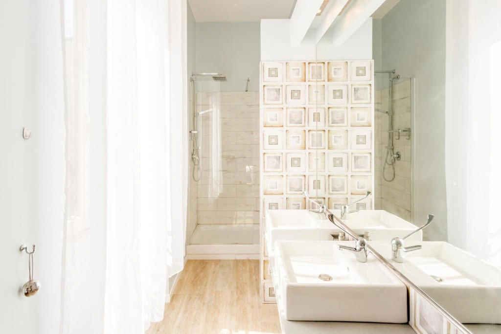 Nicole Suite