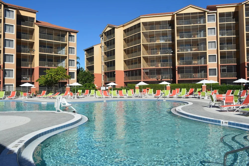 Beautiful Condo Near Universal Studios