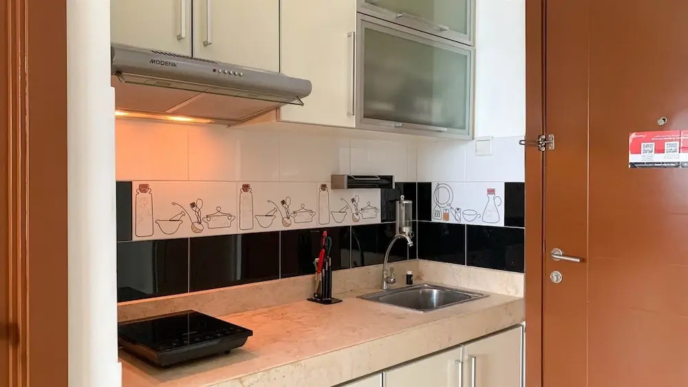 Cozy And Comfort 1Br At Mt Haryono Square Apartment