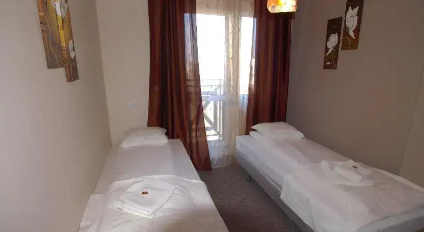 RoomService