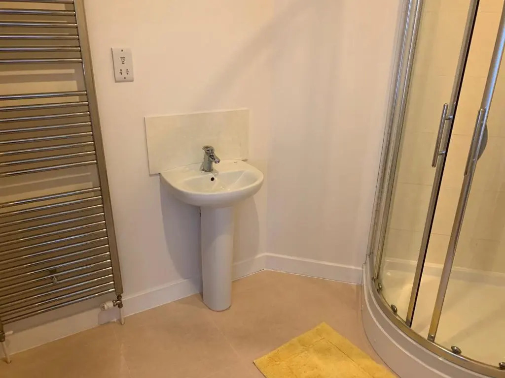 Stunning large 3 bedroom Penthouse Apartment