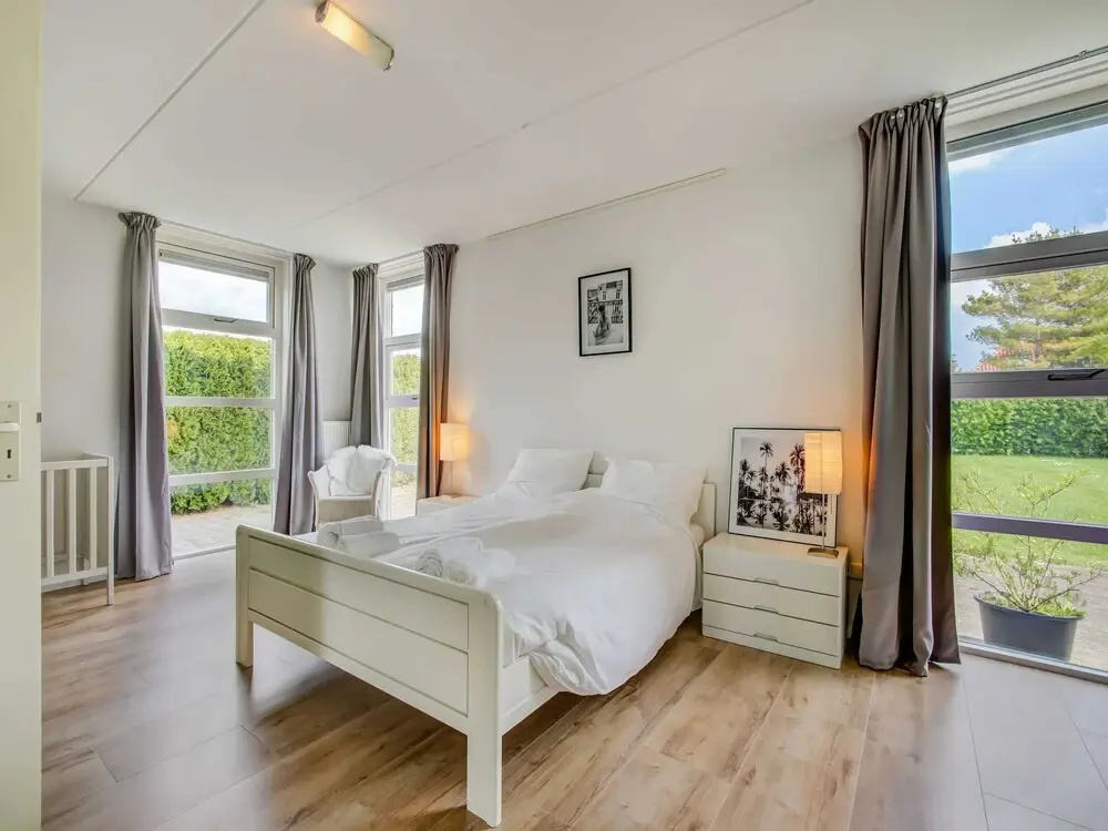 Lovely Holiday Home in Zeewolde With a Swimming Pool