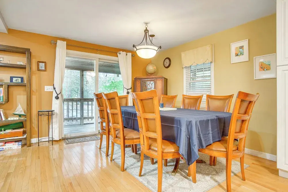 Beach & Lake Access: Group Getaway in Mashpee!