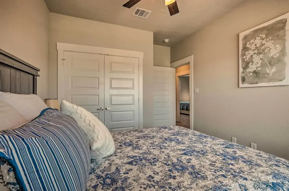College Station Townhome w/ Furnished Patio!