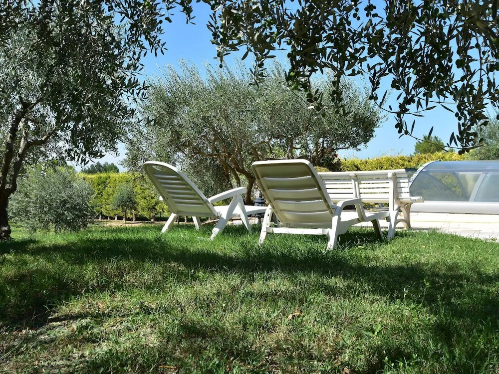 Stunning Villa Near Regusse With Private Swimming Pool