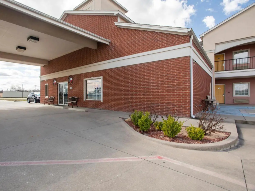 OYO Hotel Valley View TX, I-35