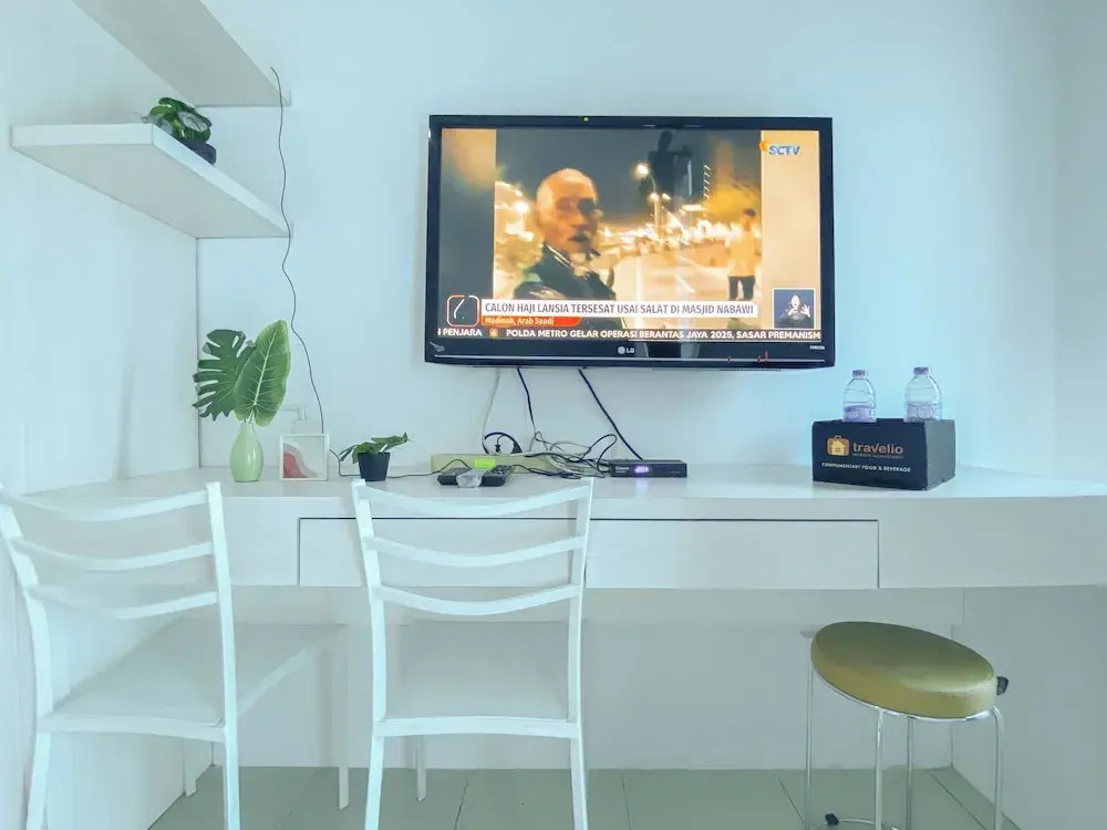 Comfy And Minimalist Studio Apartment At Tifolia
