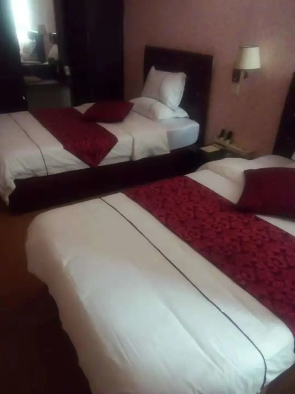 Esiya Hotel