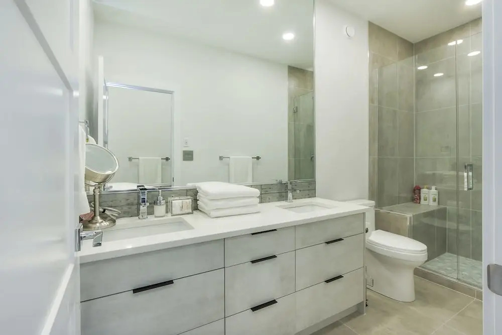 New Luxury Townhome 25