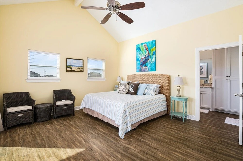 Sweetsol 4 Bedroom Home by RedAwning