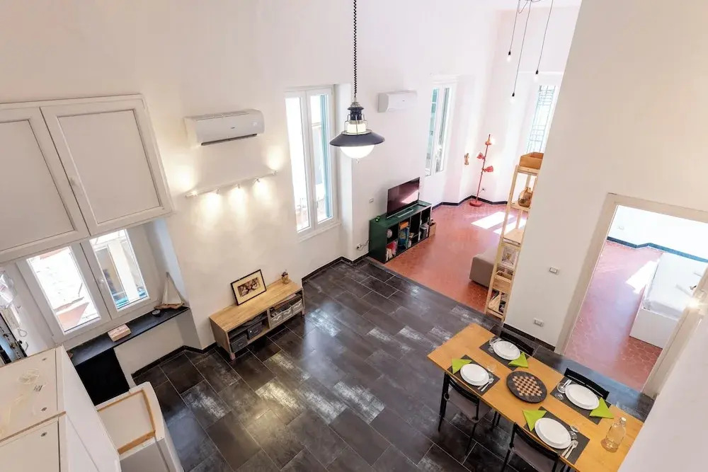 Excellent 2-bed flat in Genoa's Old Town