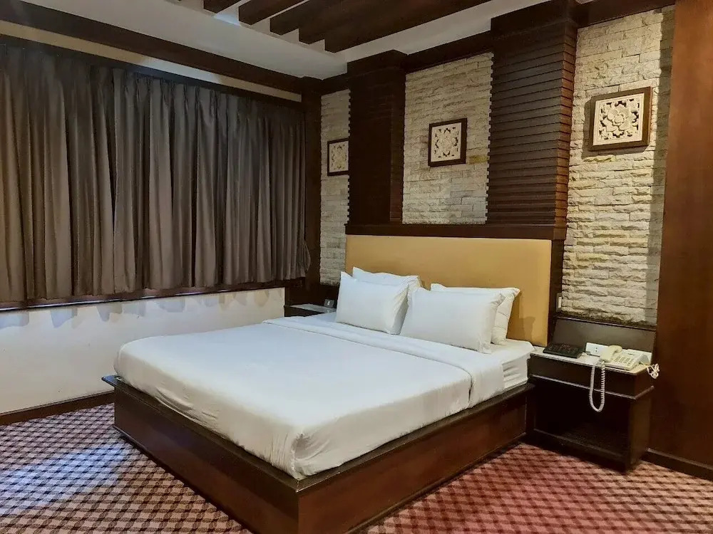 The Rich Hotel Rama 5