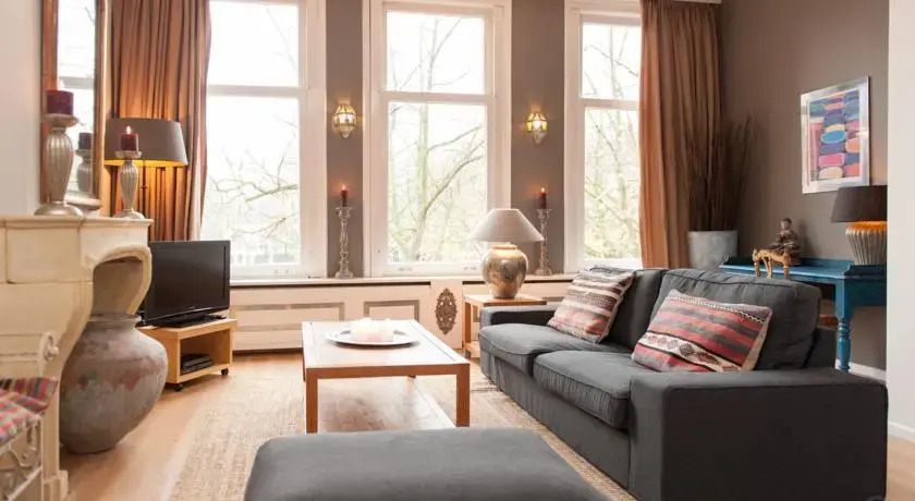 Cosy Canal View apartment