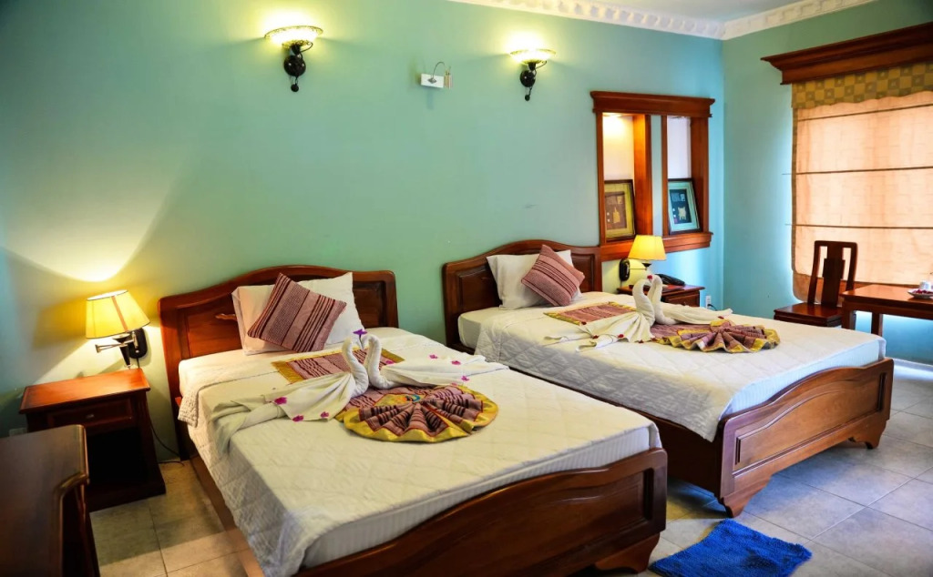 Trân Châu Beach & Resort