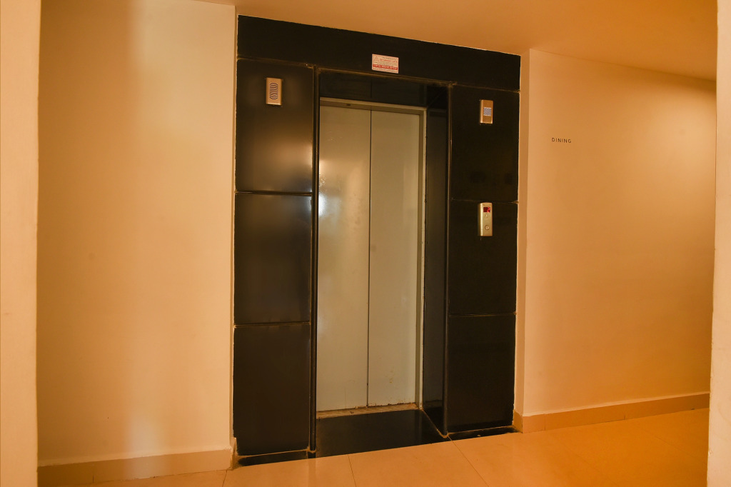 FabHotel Sasti Inn