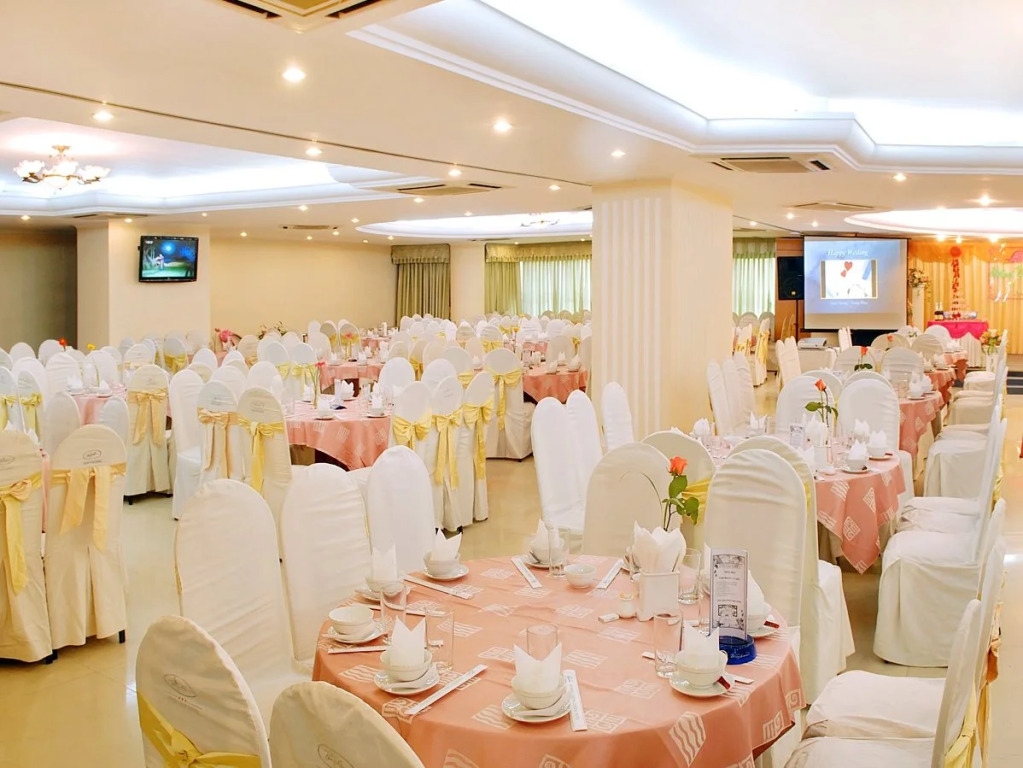 Bamboo Green Central Hotel