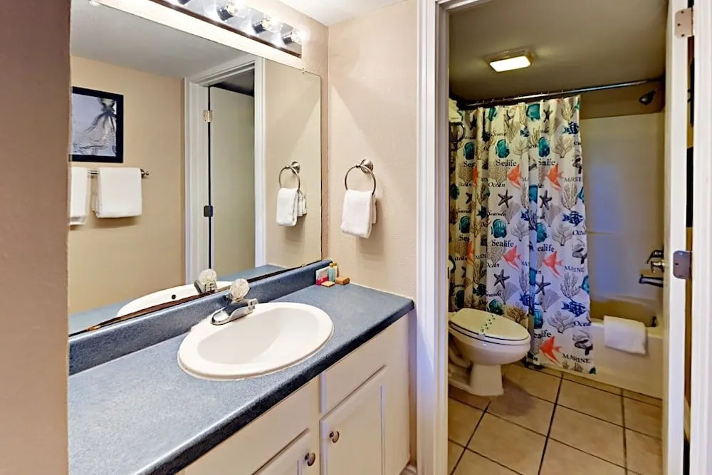131 Sea Breeze 1 Bedroom 1 Bathroom Condo