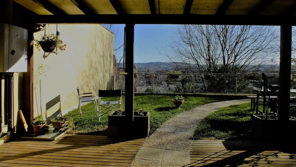 Cozy Apartment With Panoramic Garden in the Historic Center of Iesi