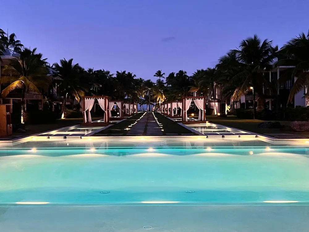 2br Apt 5 Guests Balcony With Pool View