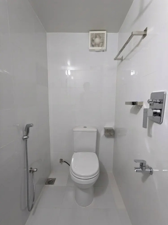 Minimalist Apt at DAC Intl Airport Msg to Avail Special Offer for Flight Catcher