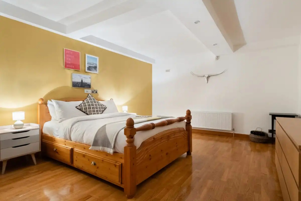 The Southwick Sanctuary - Large & Modern 6BDR Home with Private Terrace