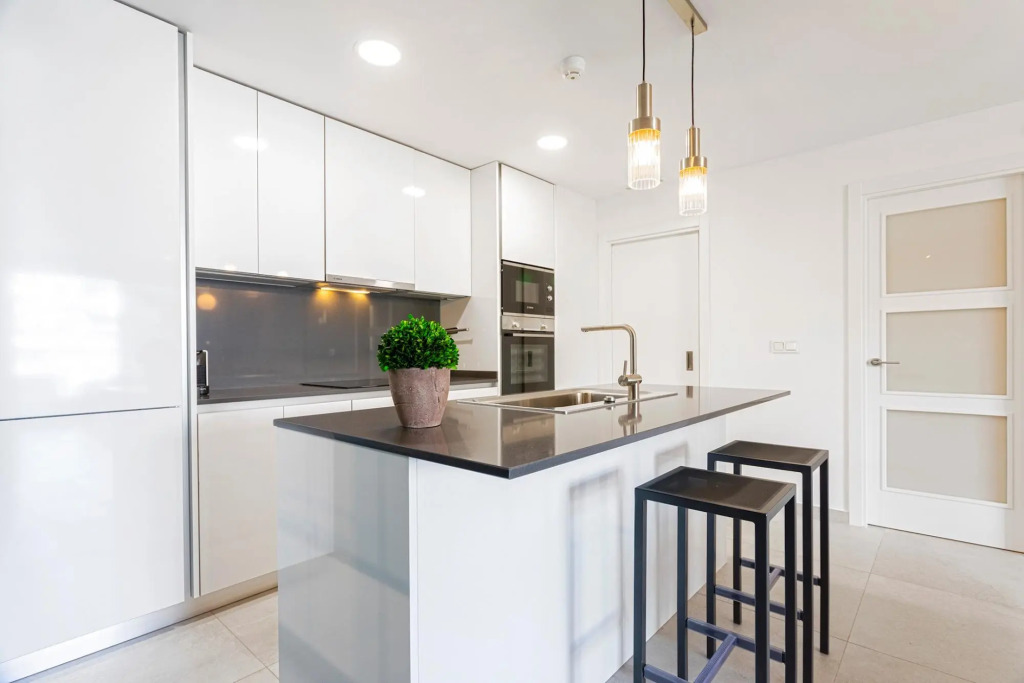 Amazing 2 Bd Apartment with 2 private terraces and communal pool. Alborada Terrace