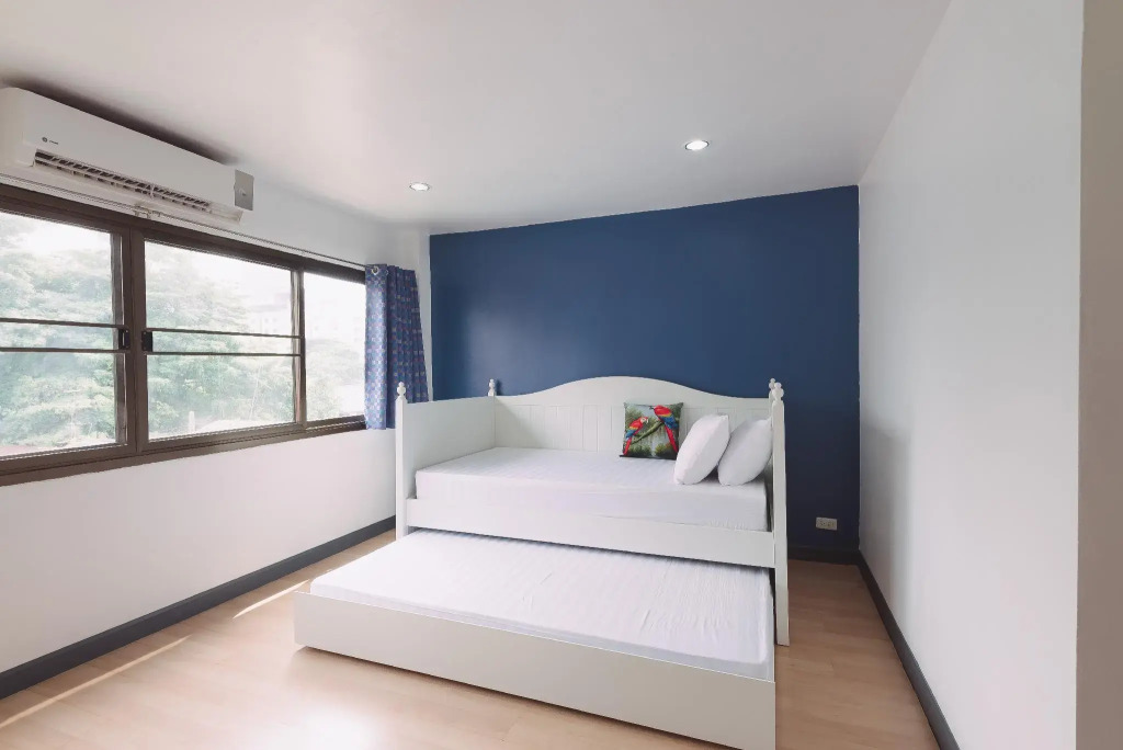 BaanSu Hostel