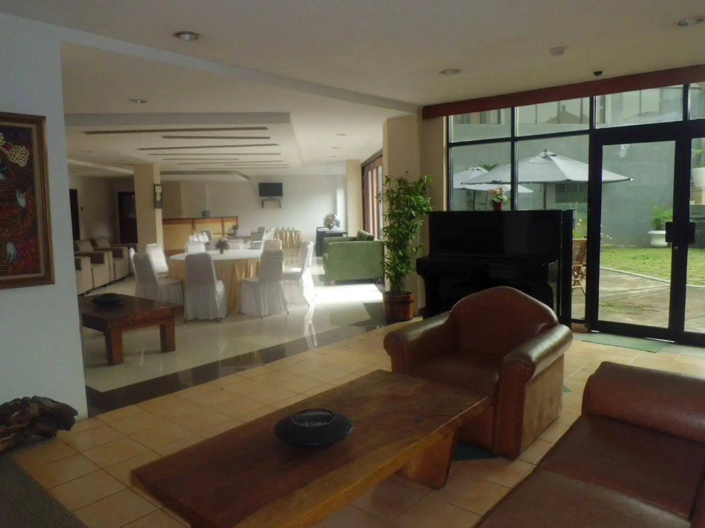 Shinju Apartment