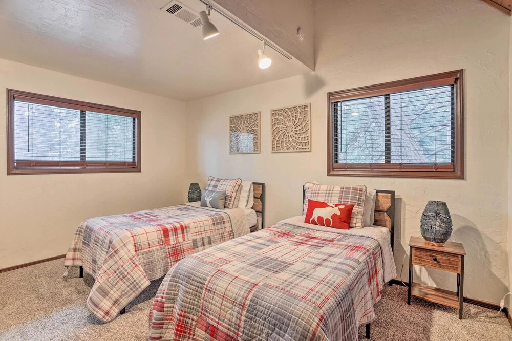 Woodsy Twin Peaks Getaway w/ Hot Tub & Views!