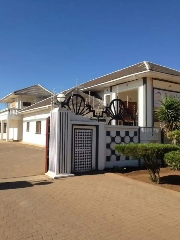 White Palace Hotel