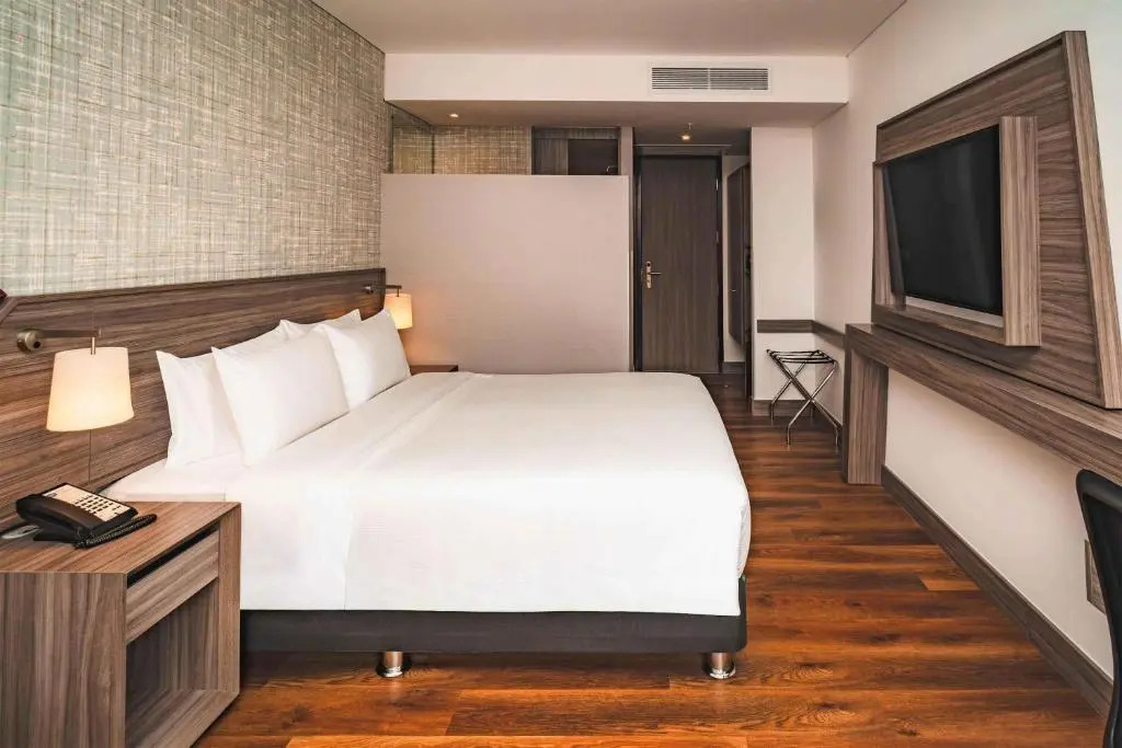 Hampton Cusco para Lima Tours
