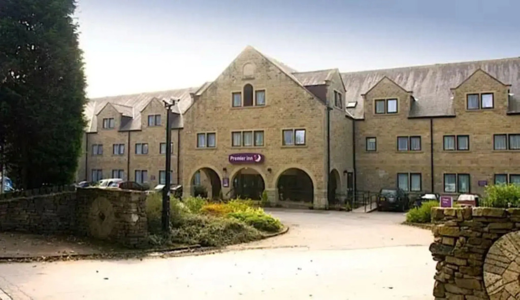 Premier Inn Huddersfield North