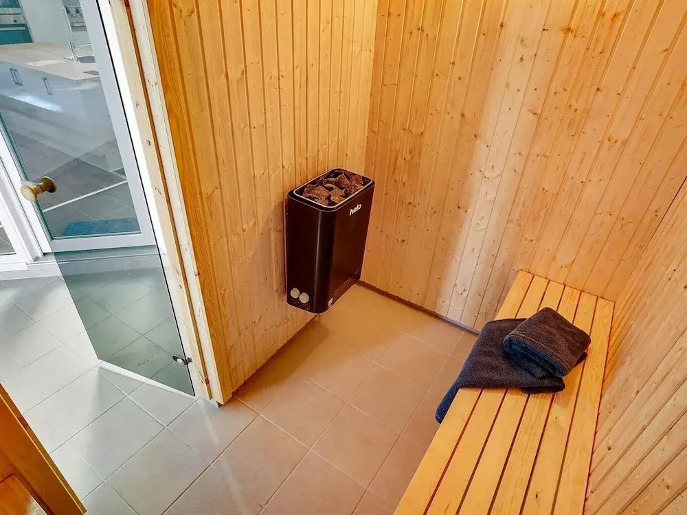 Luxury Pool Villa in Grena