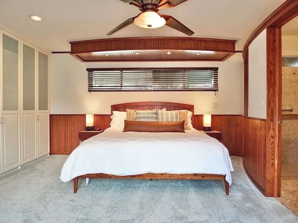 The Belmont Beach Bungalow Pool & Hot Tub!