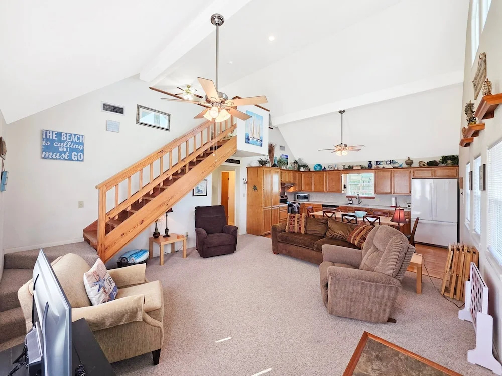 Beachy Keen 3 Bedroom Home