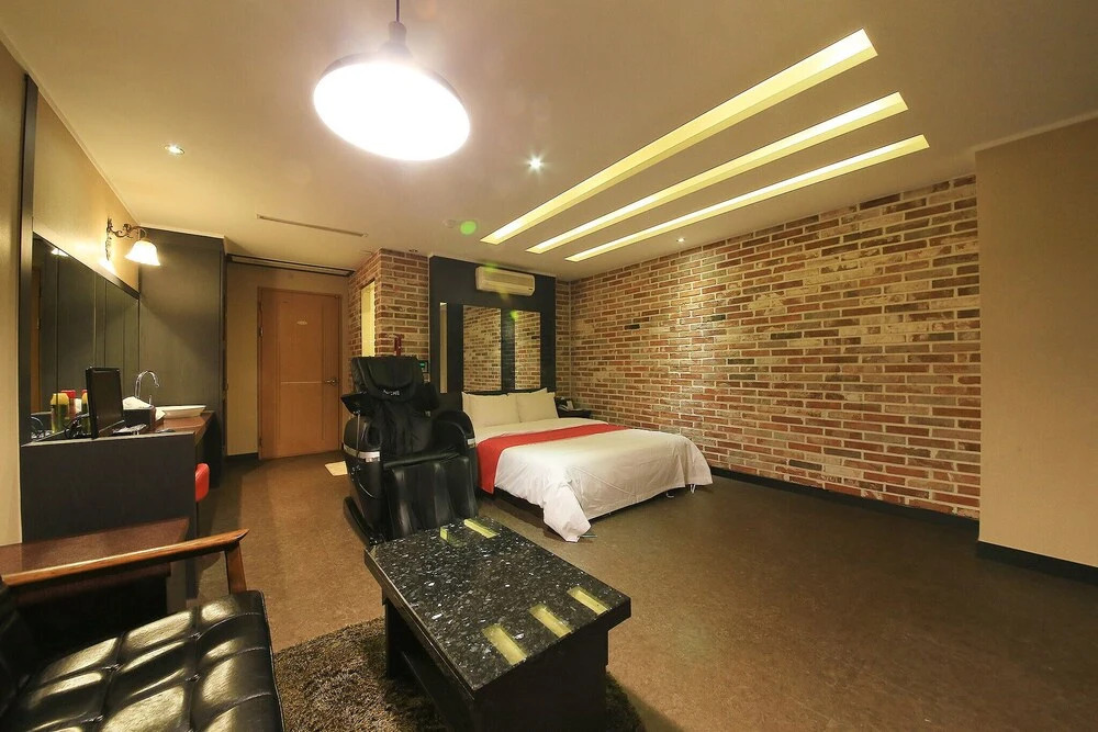 Hwagok Carlton Hotel