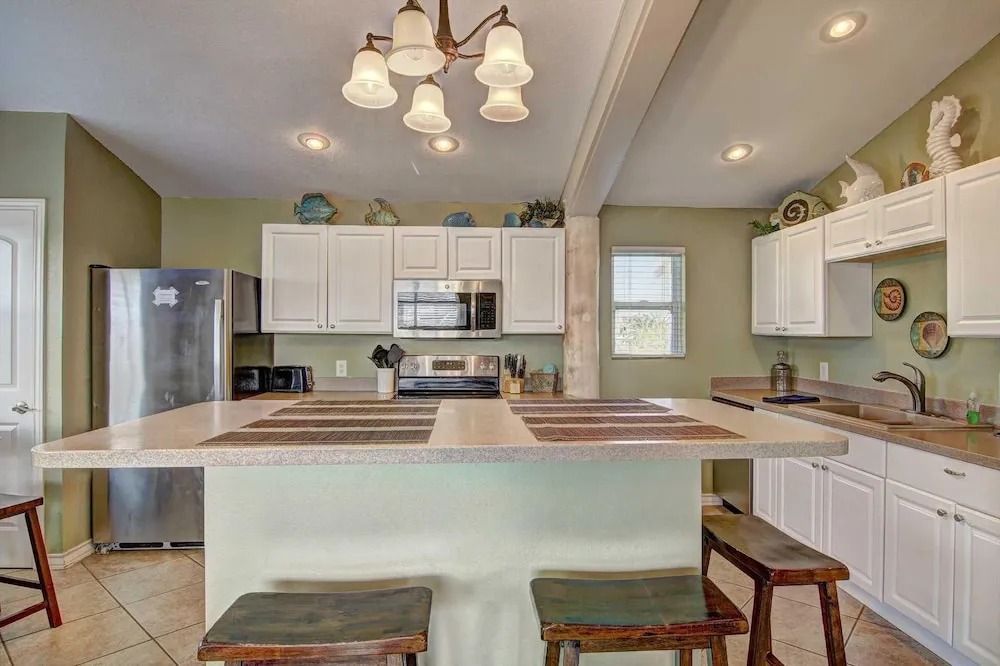 Trojan Paradise - 4 Br Home