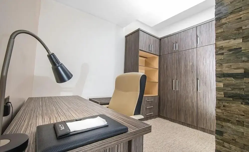 Royality Hill Apartment and Suites