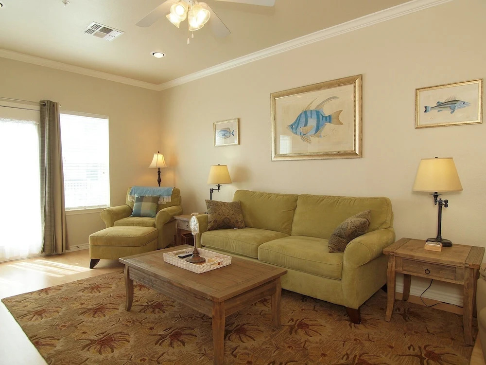 Cozy Palms MC4 3 Bedrooms 2.5 Bathrooms Condo